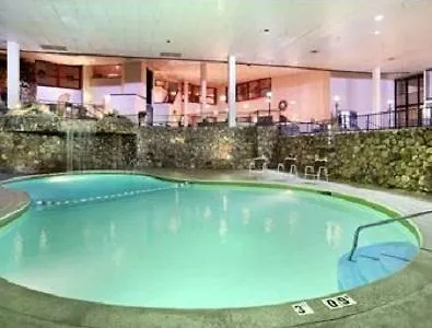 Ramada Moline Hotel 3*