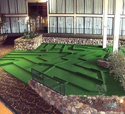 Ramada Moline Hotel 3*